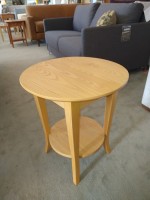 19" Round French Leg End Table
